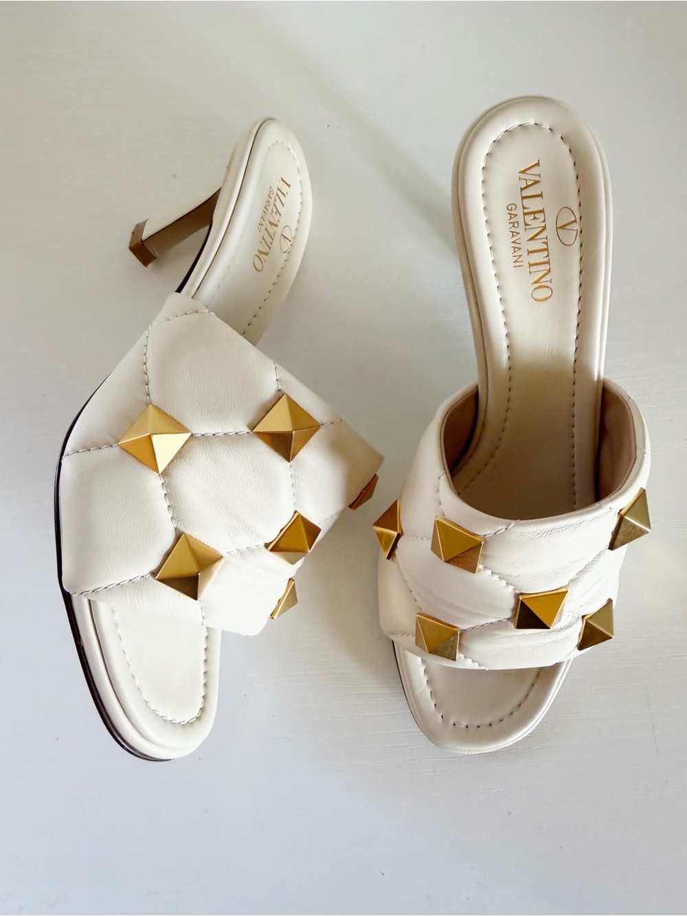 Valentino Garavani Roman Stud White Leather Quilted Mule Heels EU 36